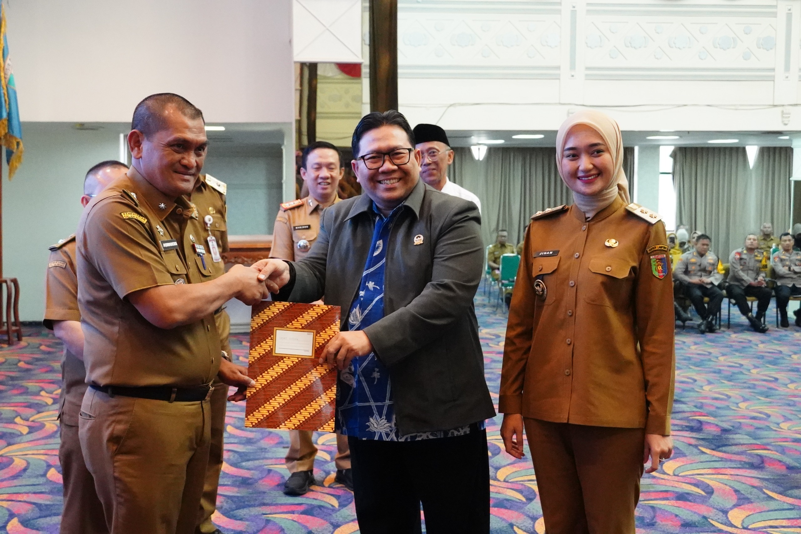 Pemprov Lampung Raih Predikat Tertinggi Pelayanan Publik dari Ombudsman RI