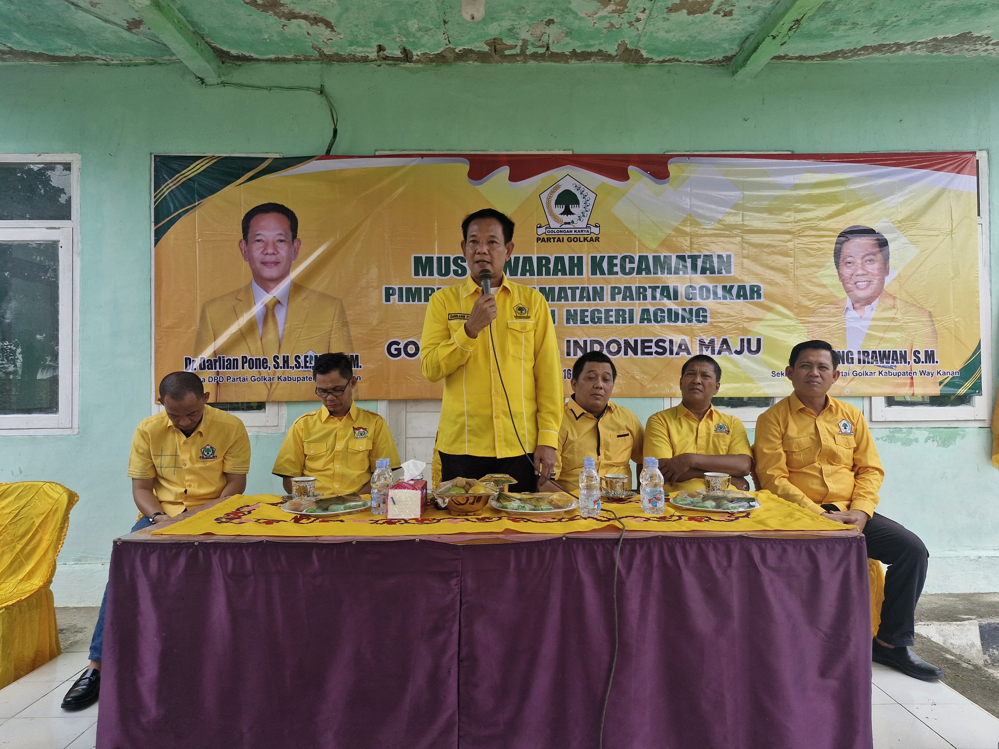 Dr Darlian Pone Lantik Ketua PK Terpilih Hasil Muscam Partai Golkar Negeri Agung
